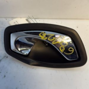 Poignee interieur avant droit RENAULT CAPTUR 1 PHASE 1 Diesel - Image 1