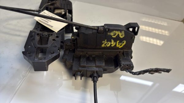 Serrure arriere gauche RENAULT MEGANE 3 PHASE 1 Diesel - Image 1