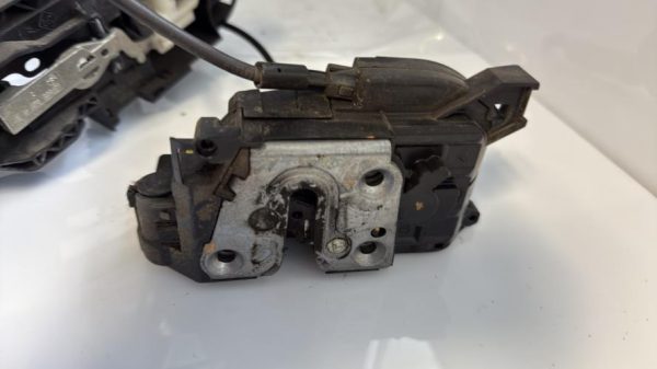 Serrure avant droit RENAULT MEGANE 3 PHASE 1 Diesel - Image 2