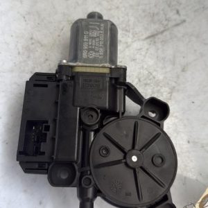 Moteur leve vitre arriere gauche VOLKSWAGEN POLO 5 PHASE 1 Diesel - Image 1
