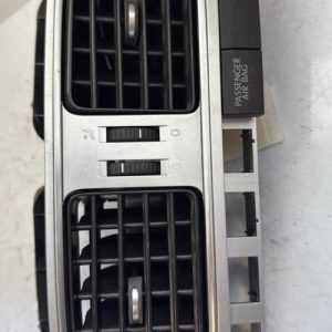 Aerateur tableau de bord VOLKSWAGEN POLO 5 PHASE 1 Diesel - Image 1