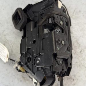 Serrure avant droit VOLKSWAGEN POLO 5 PHASE 1 Diesel - Image 1