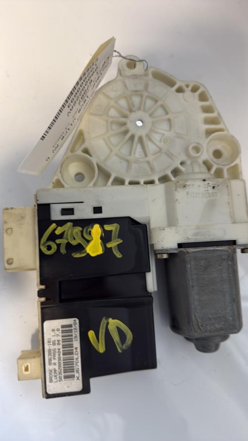 Moteur leve vitre avant droit CITROEN C4 1 PHASE 1 Essence - Image 1