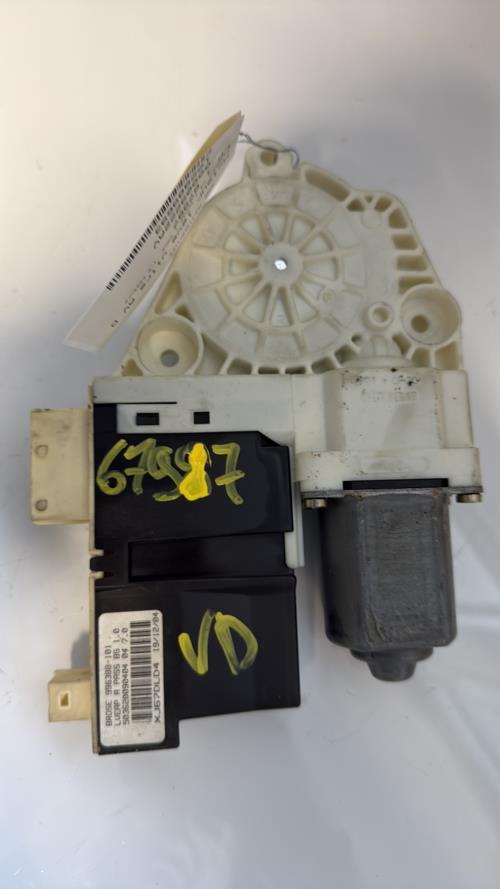 Moteur leve vitre avant droit CITROEN C4 1 PHASE 1 Essence - Image 2