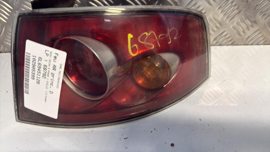 Feu arriere principal droit (feux) SEAT IBIZA 3 PHASE 1 Diesel - Image 1