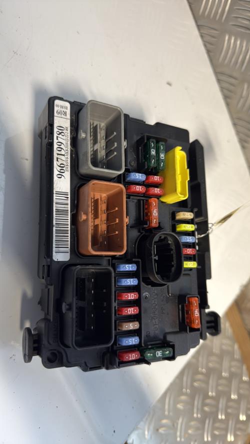 Boitier servitude moteur (BSM) PEUGEOT 207 PHASE 2 Diesel - Image 4