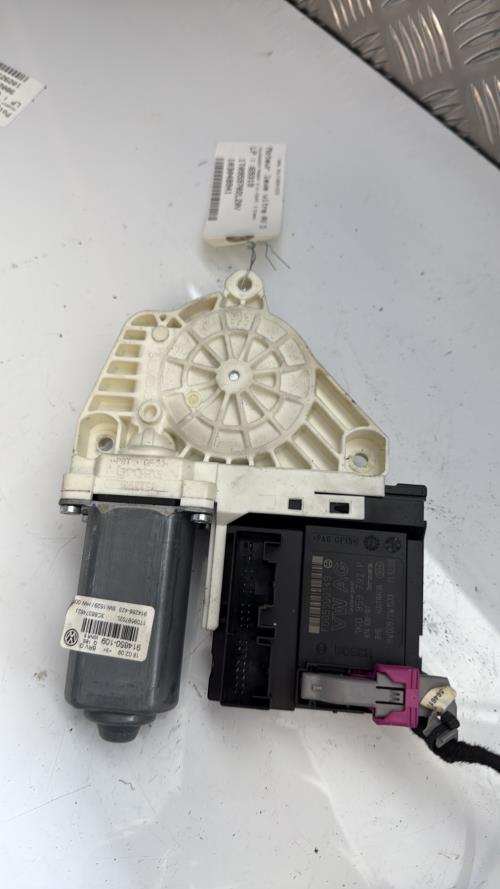 Moteur leve vitre avant droit VOLKSWAGEN PASSAT 5 CC COUPE Diesel - Image 2