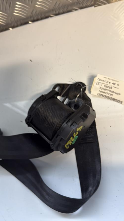 Ceinture arriere droit VOLKSWAGEN FOX Essence - Image 1