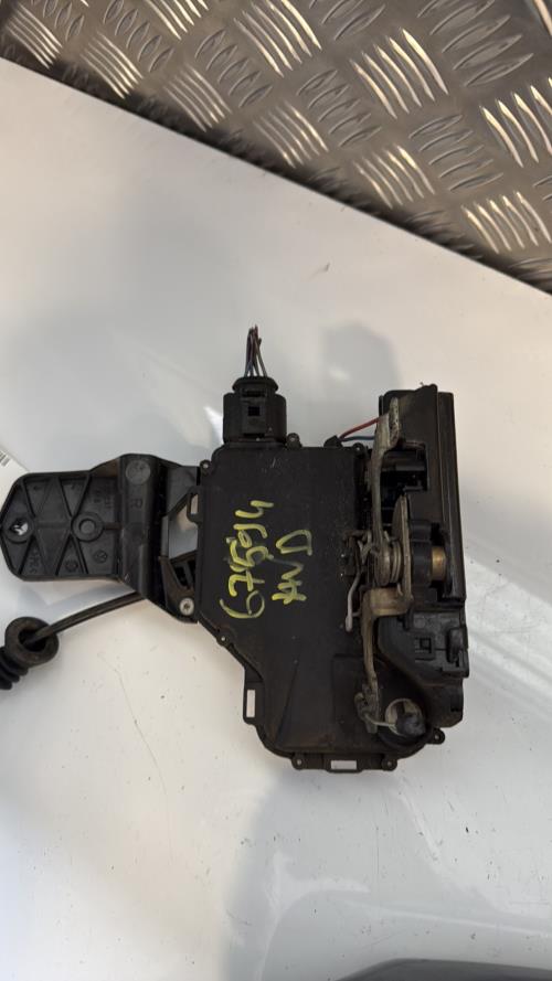 Serrure avant droit VOLKSWAGEN GOLF 4 Diesel - Image 2