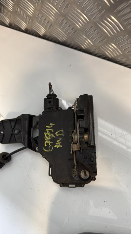 Serrure avant droit VOLKSWAGEN GOLF 4 Diesel - Image 3