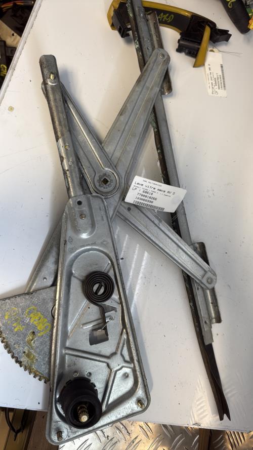 Leve vitre mecanique avant droit RENAULT TWINGO 1 PHASE 2 Essence - Image 3