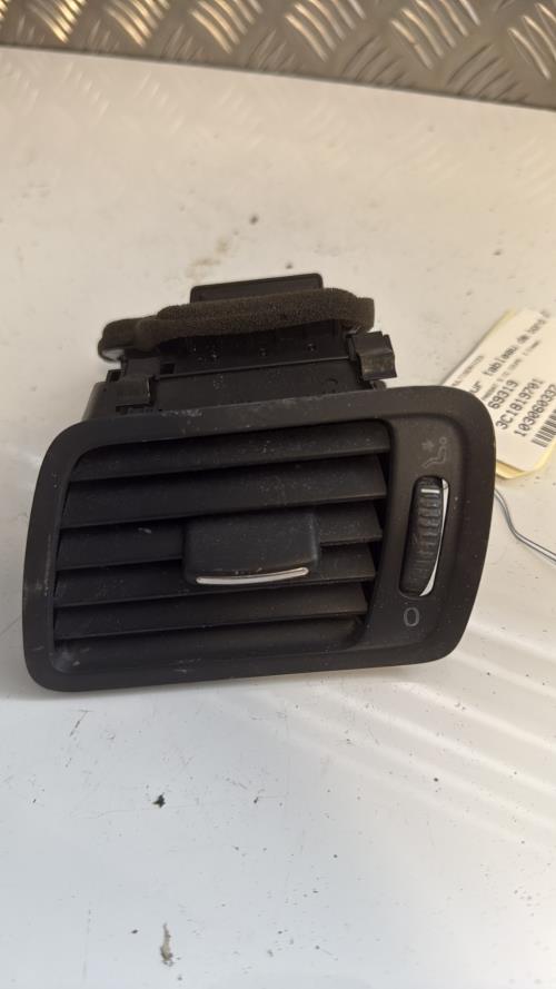 Aerateur tableau de bord avant droit VOLKSWAGEN PASSAT 5 CC COUPE Diesel - Image 2