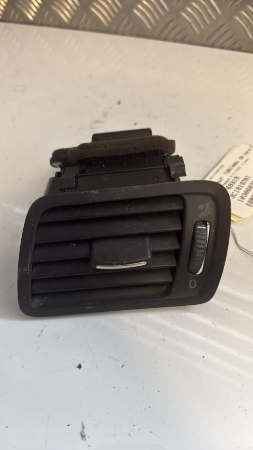 Aerateur tableau de bord avant droit VOLKSWAGEN PASSAT 5 CC COUPE Diesel - Image 3