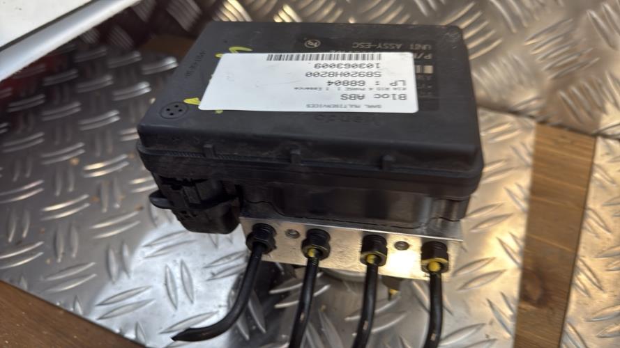 Bloc ABS (freins anti-blocage) KIA RIO 4 PHASE 1 Essence - Image 2