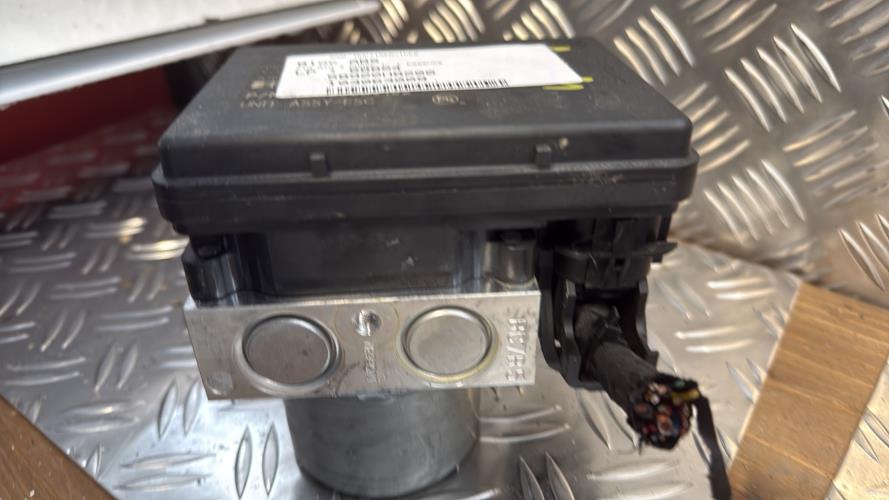 Bloc ABS (freins anti-blocage) KIA RIO 4 PHASE 1 Essence - Image 4
