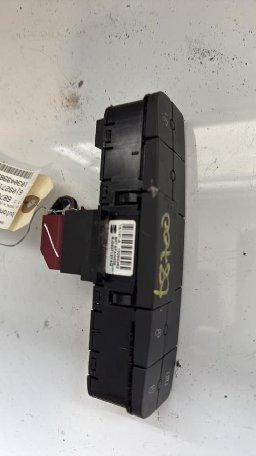 Bouton/Interrupteur SEAT IBIZA 4 PHASE 2 Diesel - Image 4