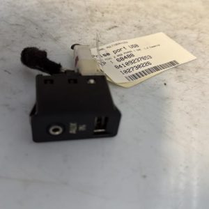 Prise port USB MINI MINI 2 R56 PHASE 1 Essence - Image 1