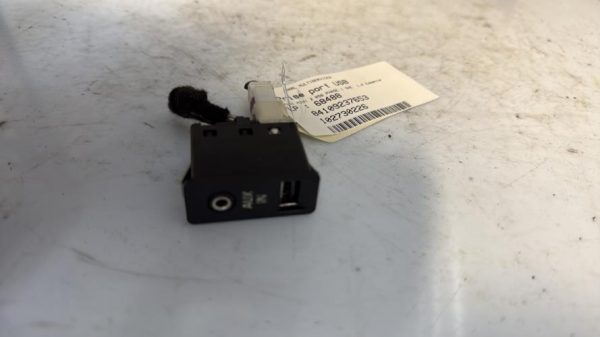 Prise port USB MINI MINI 2 R56 PHASE 1 Essence - Image 2