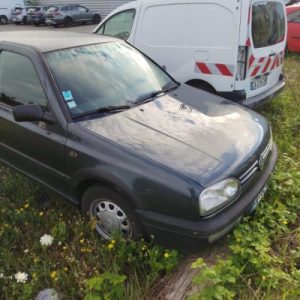 Pare boue arriere gauche VOLKSWAGEN GOLF 3 Diesel - Image 1
