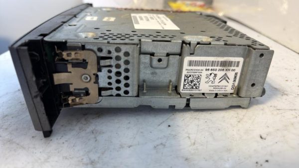Autoradio d'origine PEUGEOT 308 1 SW PHASE 1 BREAK Diesel - Image 2