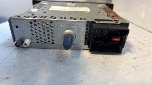 Autoradio d'origine PEUGEOT 308 1 SW PHASE 1 BREAK Diesel - Image 3