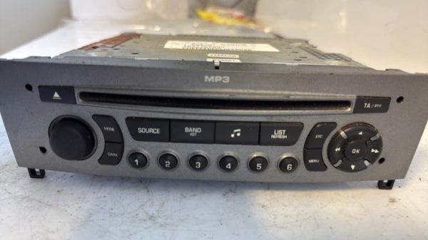 Autoradio d'origine PEUGEOT 308 1 SW PHASE 1 BREAK Diesel - Image 4