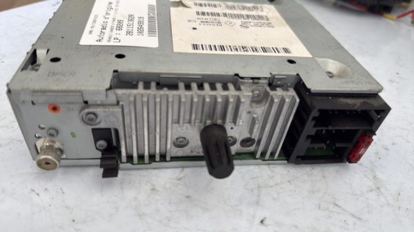 Autoradio d'origine RENAULT KANGOO 2 PHASE 1 Diesel - Image 4