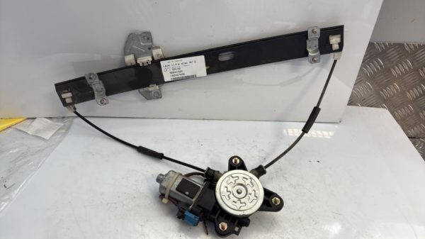 Leve vitre electrique avant gauche CHEVROLET MATIZ 2 Essence - Image 2