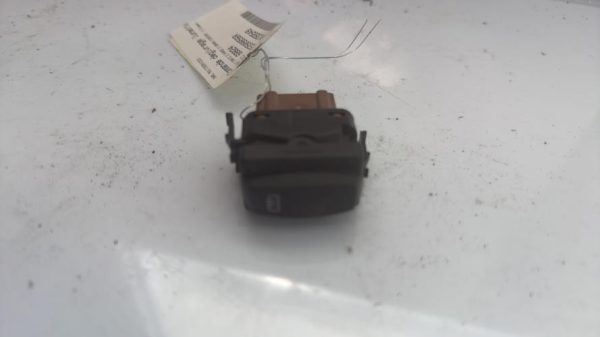 Commande degivrage lunette arriere RENAULT TRAFIC 2 PHASE 2 Diesel - Image 1