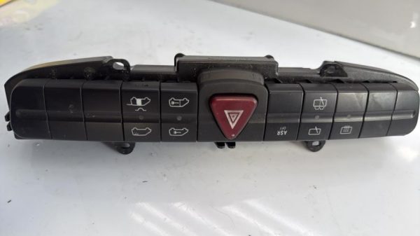 Bouton de warning MERCEDES VITO 639 PHASE 1 Diesel - Image 2