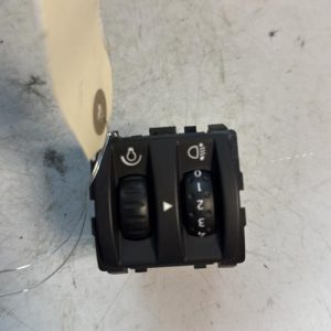 Commande de reglage hauteur de phare RENAULT CLIO 4 PHASE 1 Diesel - Image 1