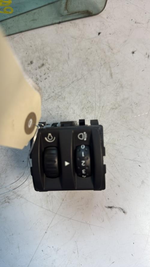 Commande de reglage hauteur de phare RENAULT CLIO 4 PHASE 1 Diesel - Image 3