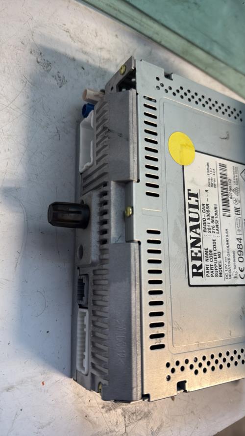 Autoradio d'origine RENAULT CLIO 4 PHASE 1 Diesel - Image 3