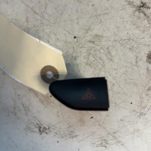 Bouton de warning RENAULT CLIO 4 PHASE 1 Diesel - Image 1
