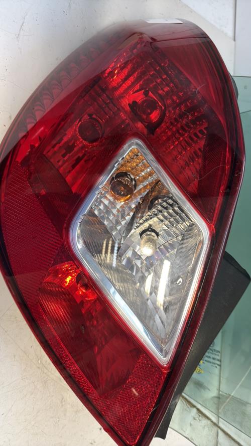 Feu arriere principal gauche (feux) OPEL CORSA D PHASE 1 Essence - Image 2