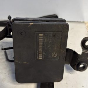 Bloc ABS (freins anti-blocage) VOLKSWAGEN GOLF 4 Diesel - Image 1