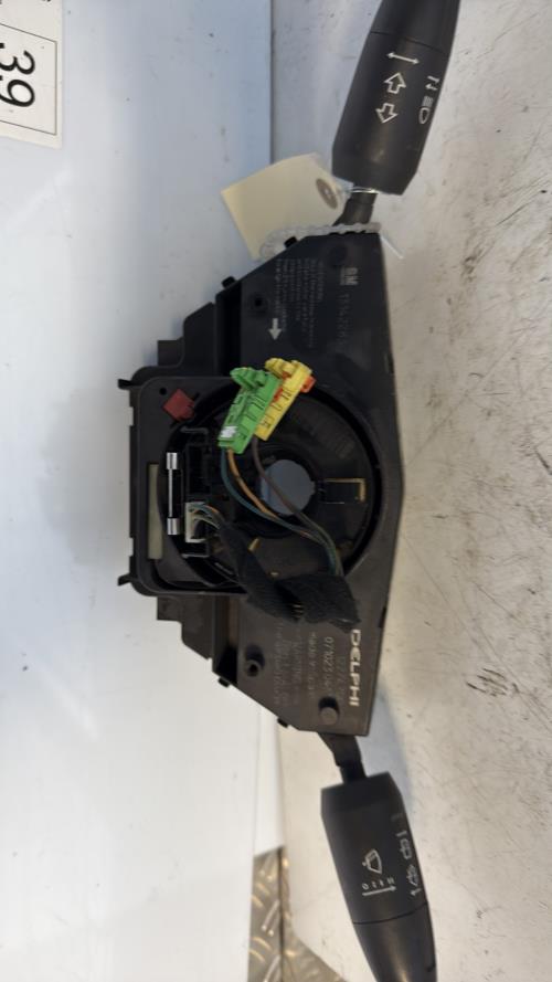 Com (Bloc Contacteur Tournant+Commodo Essuie Glace+Commodo Phare) OPEL CORSA D PHASE 1 Diesel - Image 1
