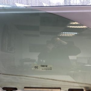 Vitre avant droit RENAULT MEGANE 2 PHASE 1 BREAK Diesel - Image 1