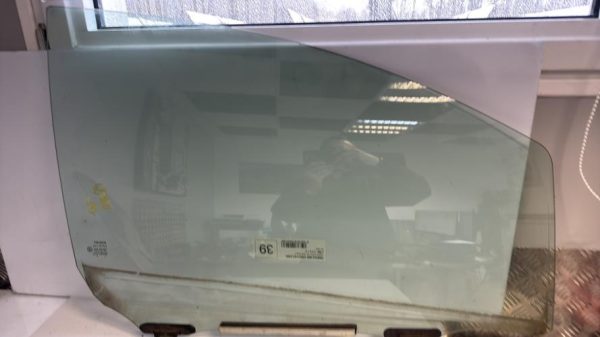 Vitre avant droit RENAULT MEGANE 2 PHASE 1 BREAK Diesel - Image 1