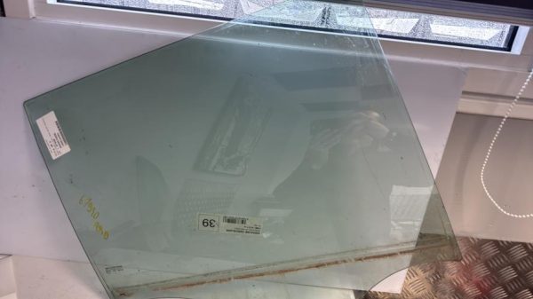 Vitre arriere droit RENAULT MEGANE 2 PHASE 1 BREAK Diesel - Image 1