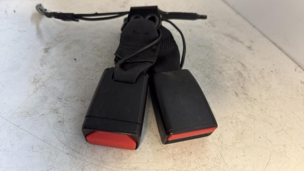 Attache ceinture arriere droit RENAULT CLIO 4 PHASE 1 Diesel - Image 2