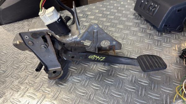 Pedalier de frein RENAULT CLIO 4 PHASE 1 Diesel - Image 3