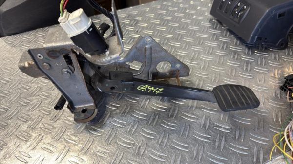 Pedalier de frein RENAULT CLIO 4 PHASE 1 Diesel - Image 4