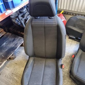 Siege avant droit PEUGEOT 208 2 Essence - Image 1