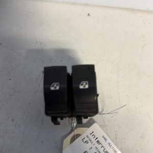 Interrupteur de leve vitre avant gauche RENAULT MEGANE 2 PHASE 1 BREAK Diesel - Image 1