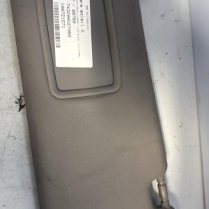 Pare soleil gauche TOYOTA YARIS 2 PHASE 1 Diesel - Image 1