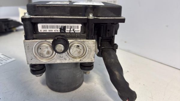 Bloc ABS (freins anti-blocage) AUDI A4 2 PHASE 2 Diesel - Image 2