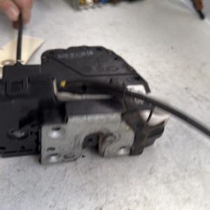 Serrure avant gauche RENAULT CLIO 4 PHASE 1 Diesel - Image 1