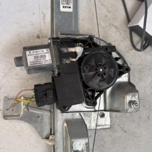 Leve vitre electrique avant gauche PEUGEOT 208 1 PHASE 2 Diesel - Image 1