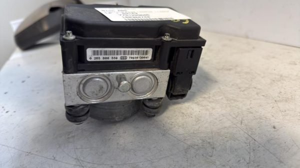 Bloc ABS (freins anti-blocage) RENAULT CLIO 3 PHASE 1 Essence - Image 2